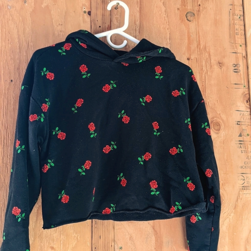 Black sweatshirt with rose pattern